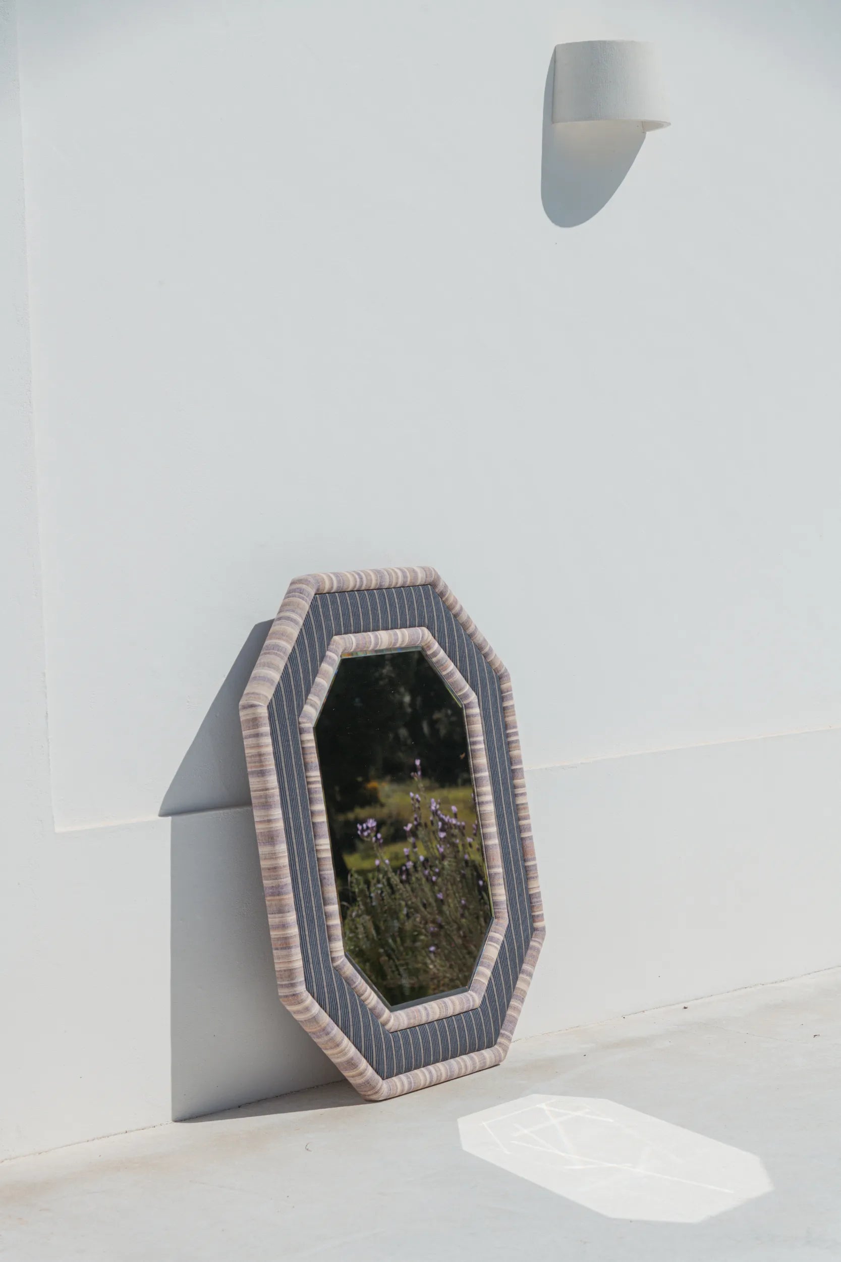 The Levanda Mirror